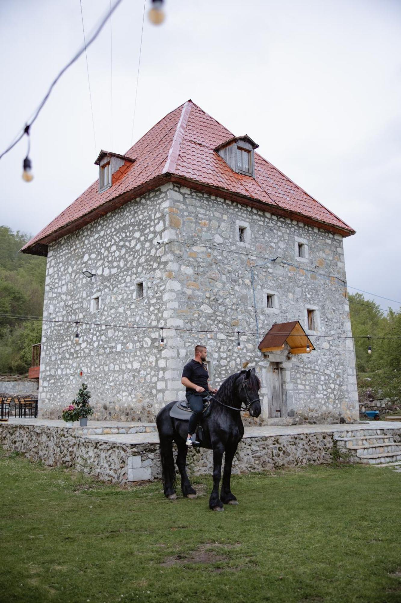 Kulla Pracja Theth Hotell Exteriör bild